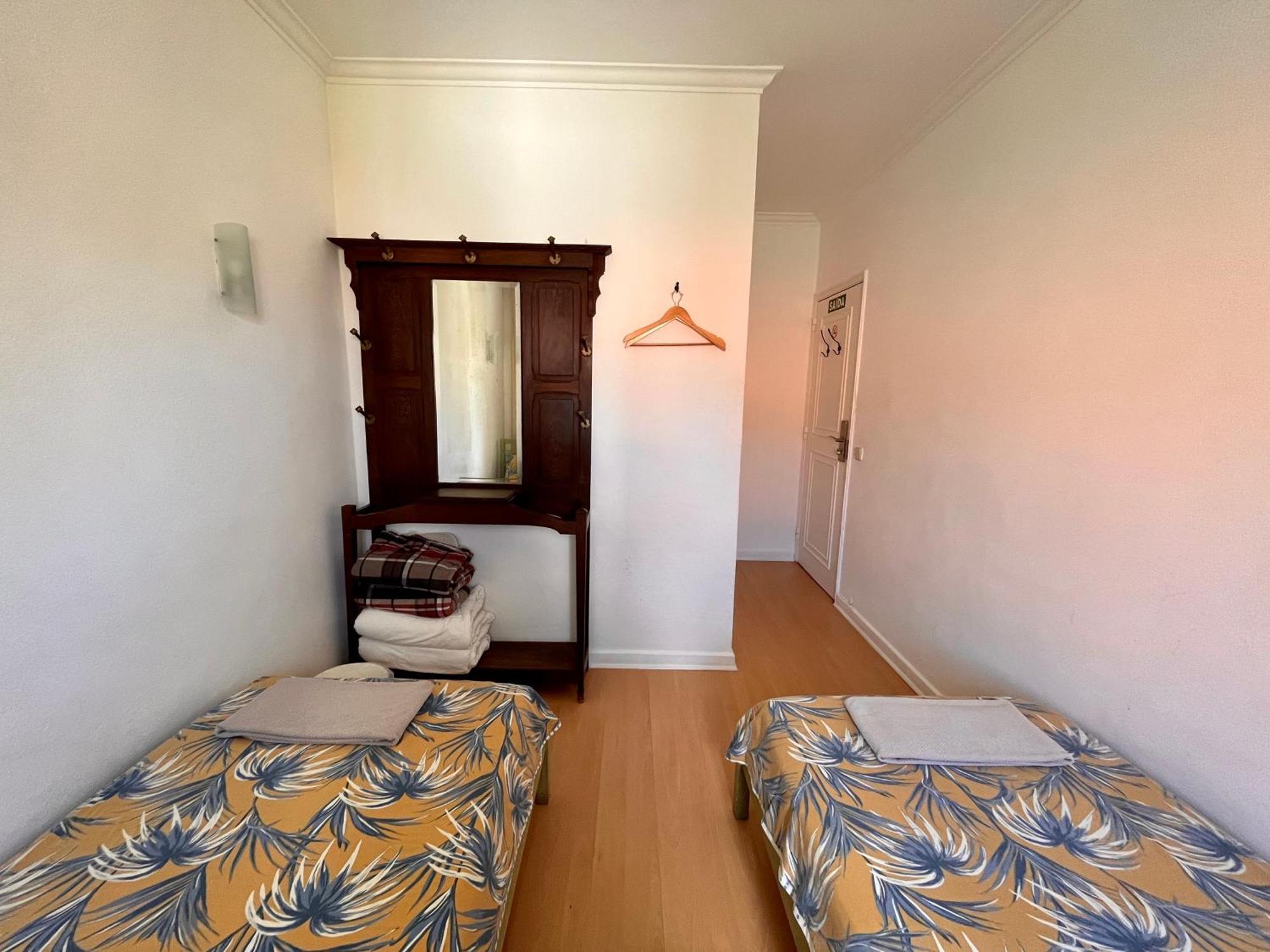 Ljmonade Hostal